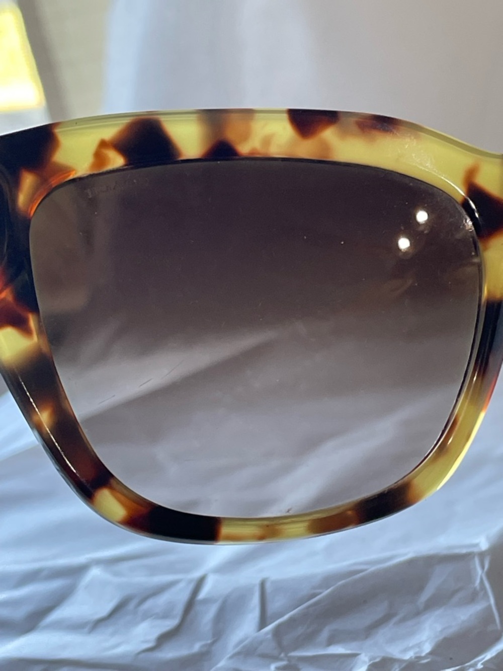Coach Signature Spray Sunglasses Tokyo Tortoise/Yellow EUC $185 Retail - Picture 14 of 17